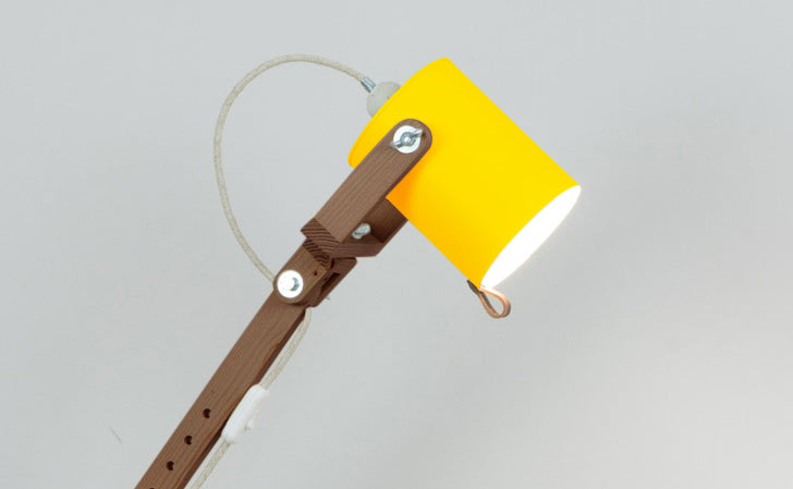 crop=color&color=amarillo-claro&acabado-de-madera=cafe&color-de-cable=beige|99747de4ae1f1e6e60f083112ab9c863