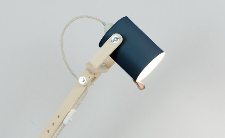 crop=color&color=azul-oscuro&acabado-de-madera=natural&color-de-cable=beige|6305bc75c06f8e34dc62c30b04e9d0df