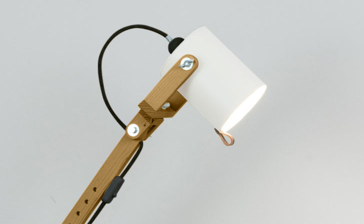 crop=color&color=blanco-mate&acabado-de-madera=caramelo&color-de-cable=negro|ebe4f47b165618b60ac8419d3c5f355e