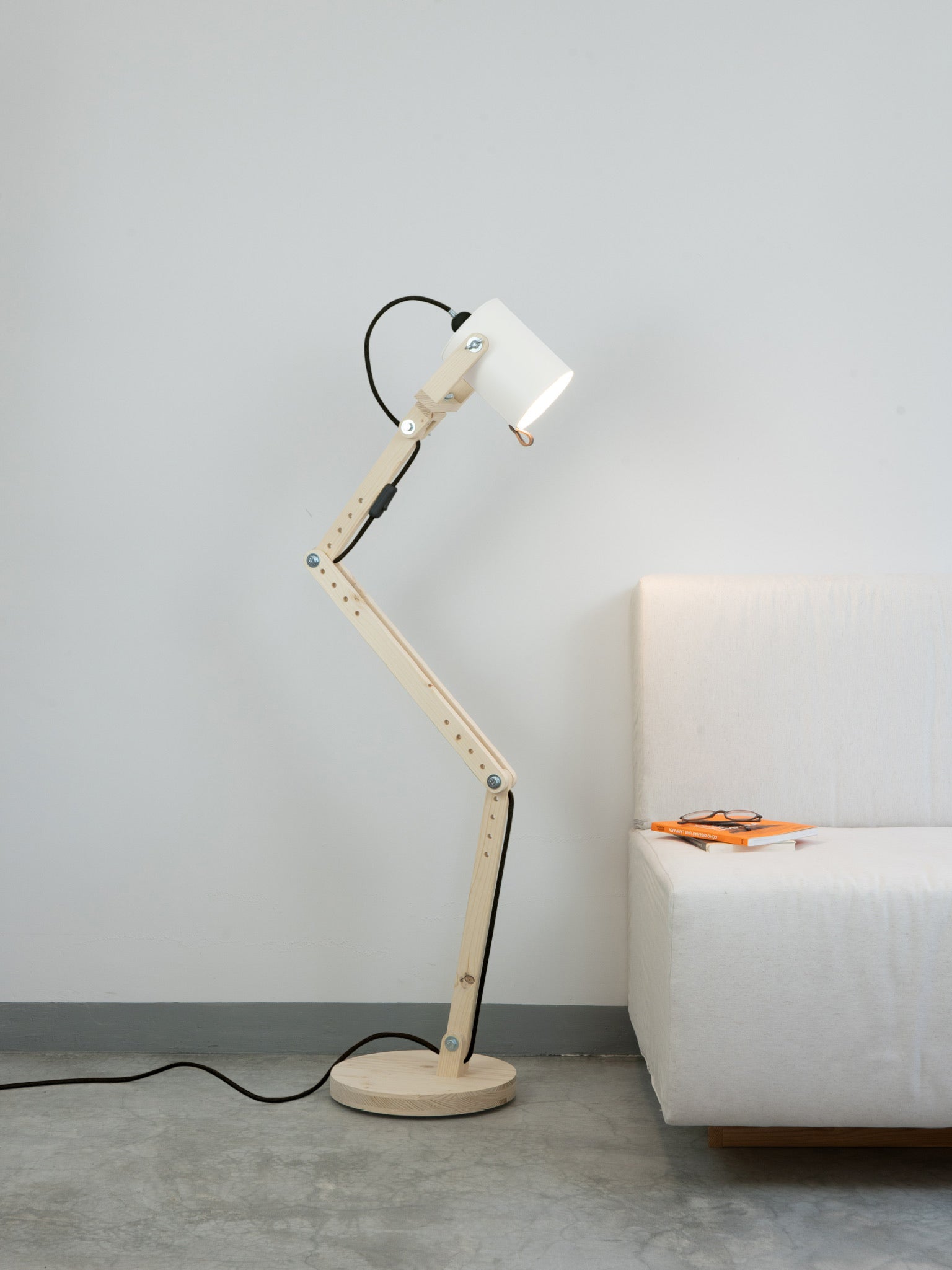 color=blanco-mate&acabado-de-madera=natural&color-de-cable=negro|864018004e06c303a245d1f8b987fa85