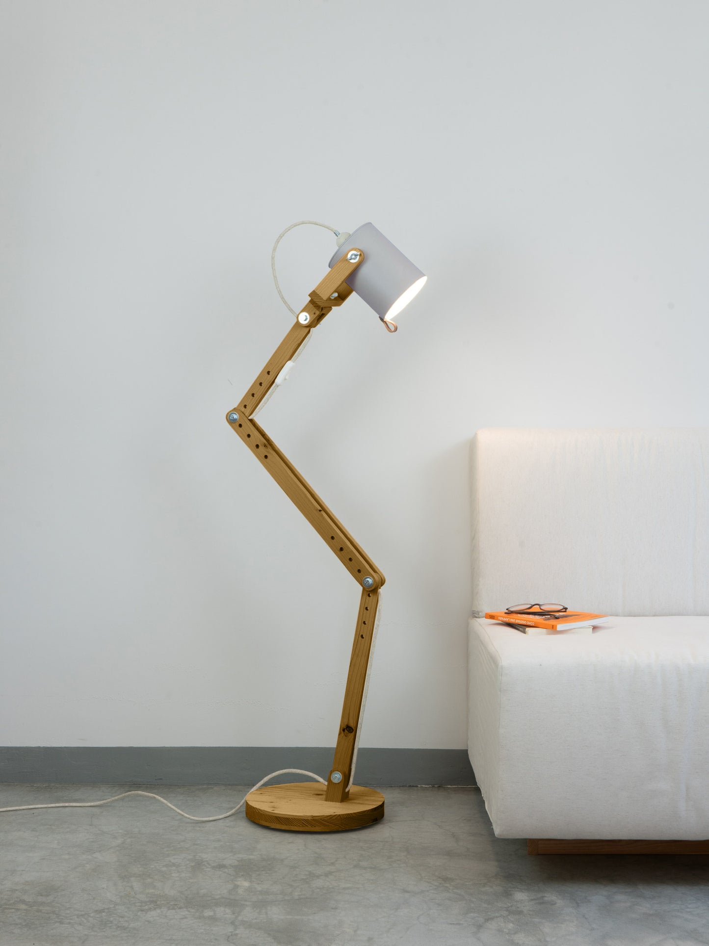 color=gris-perla&acabado-de-madera=caramelo&color-de-cable=beige|b784cb9c688d5a80b21baf1893612bc5