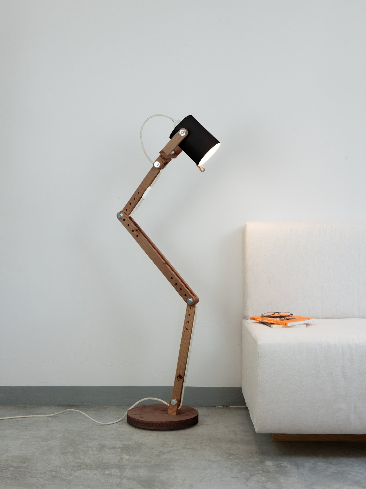 color=negro&acabado-de-madera=cafe&color-de-cable=beige|ed454b23c1ea1c53e559dfb5f6bae71e