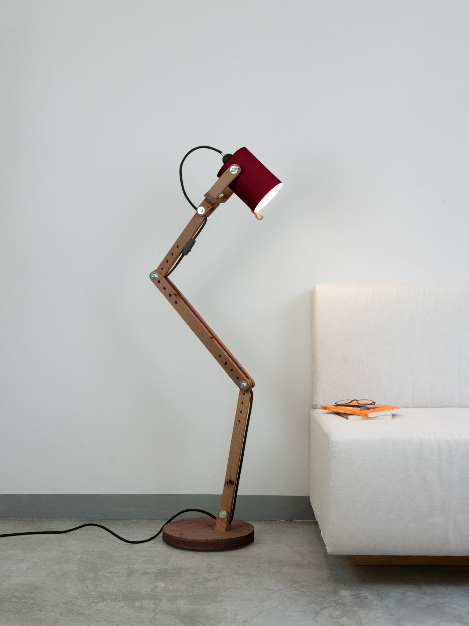 color=rojo-vino&acabado-de-madera=cafe&color-de-cable=negro|3f6780cbf35bcfd0e5fc05b910bd4998