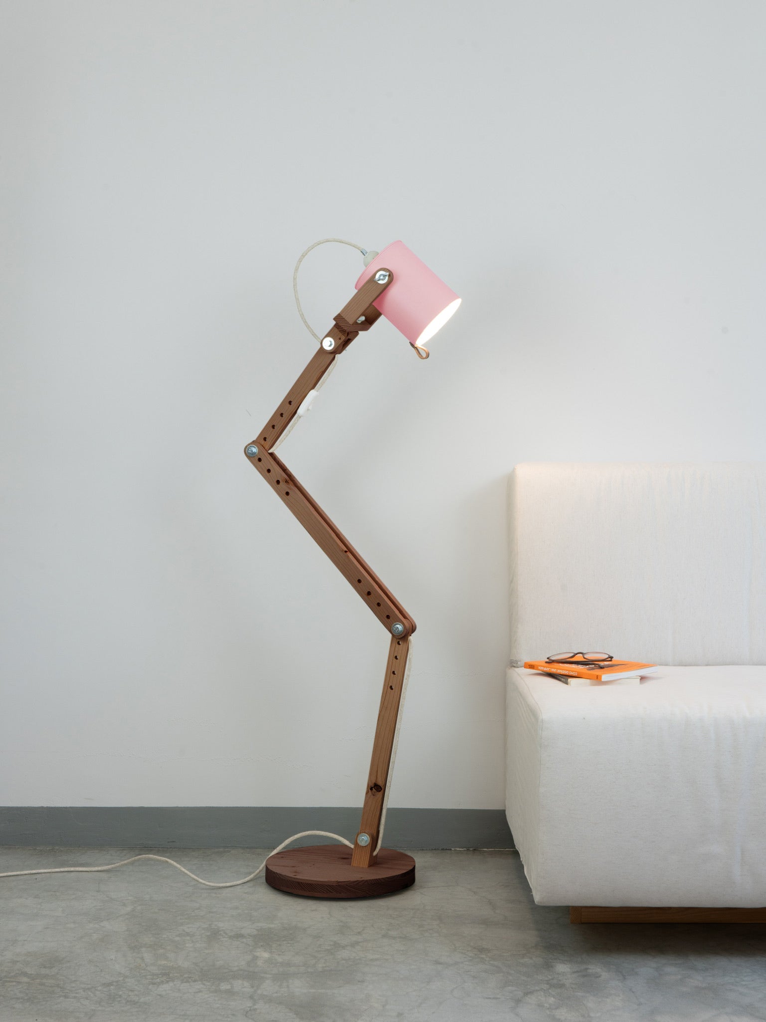 color=rosa-palo&acabado-de-madera=cafe&color-de-cable=beige|86cac11e9ab531daaa77fac09ffd502c