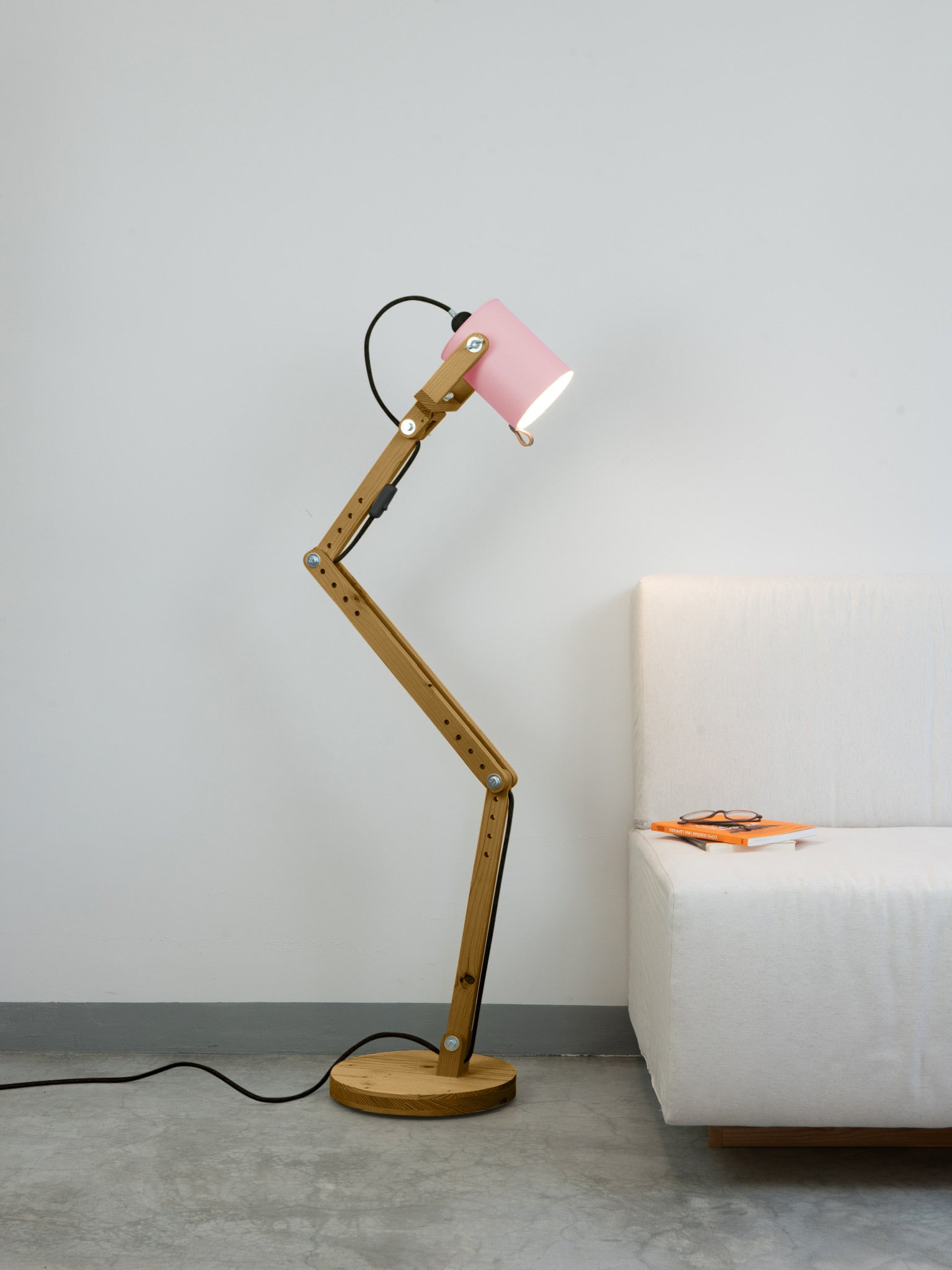 color=rosa-palo&acabado-de-madera=caramelo&color-de-cable=negro|9b88d3685cfe1efffed79c0e352b1157