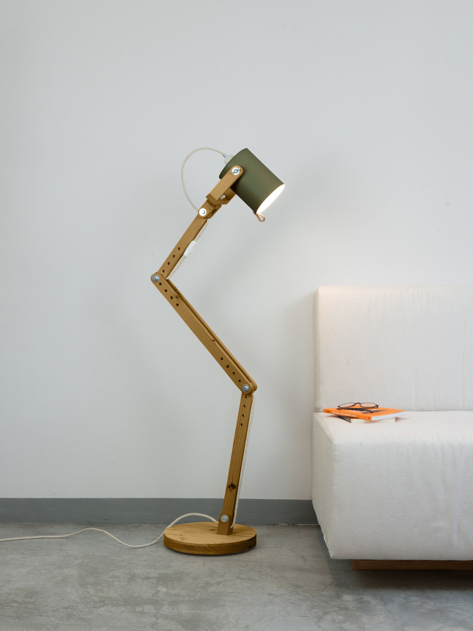 color=verde-comarca&acabado-de-madera=caramelo&color-de-cable=beige|3b703010fe3b9a92bce527695d1368f3