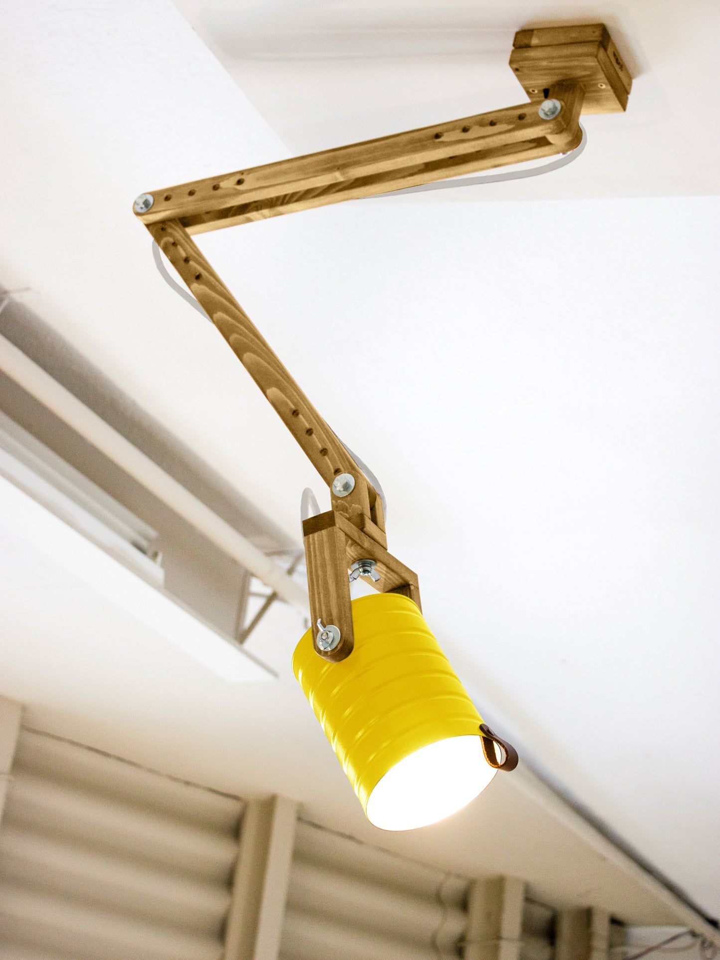 tamano=l&color=amarillo-claro&acabado-de-madera=caramelo&color-de-cable=beige|9a473c04c55c582ff7a6fd0d369ef090