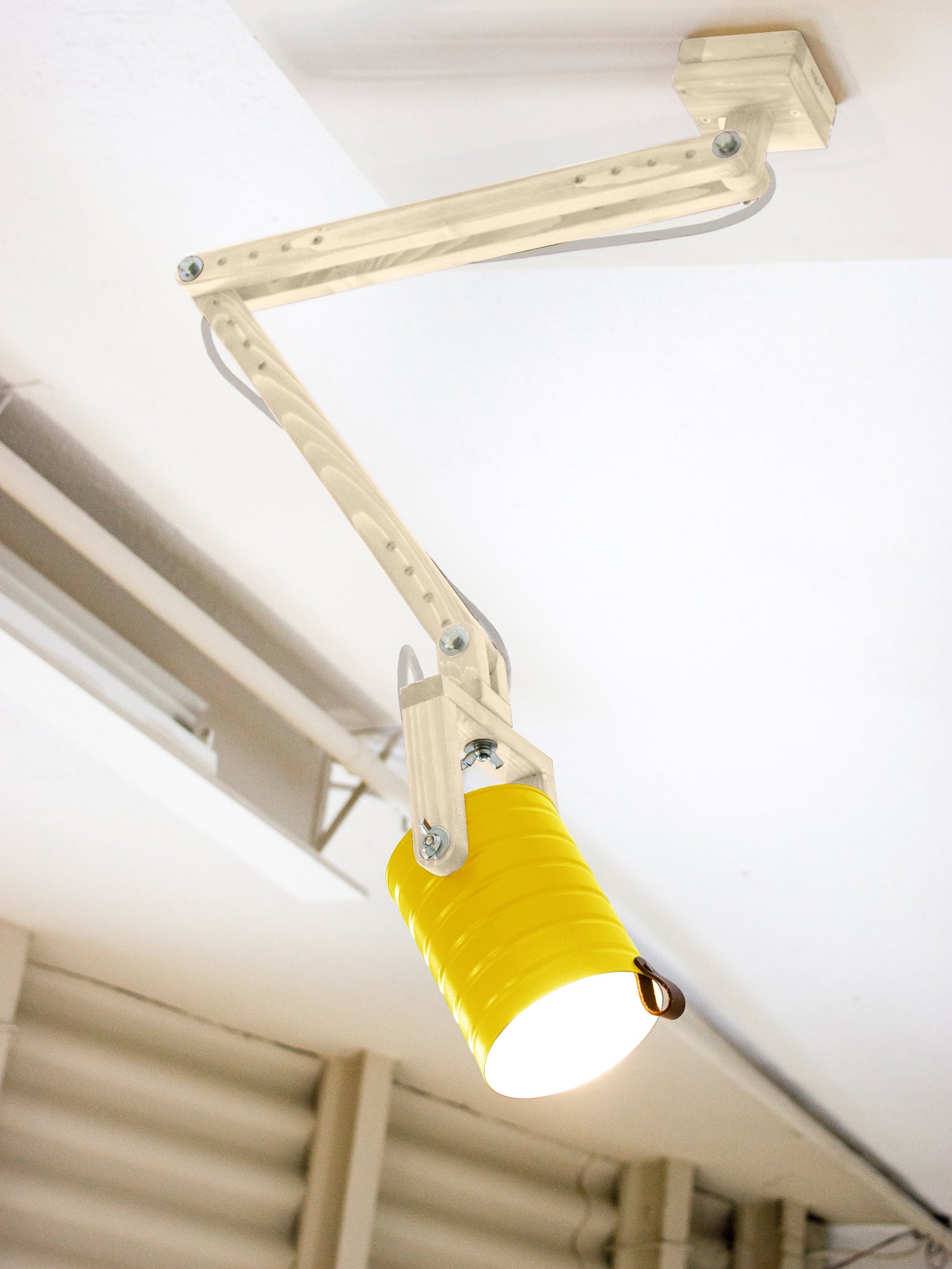tamano=l&color=amarillo-claro&acabado-de-madera=natural&color-de-cable=beige|7946f962915ab5f8ef90c30eaf630da1