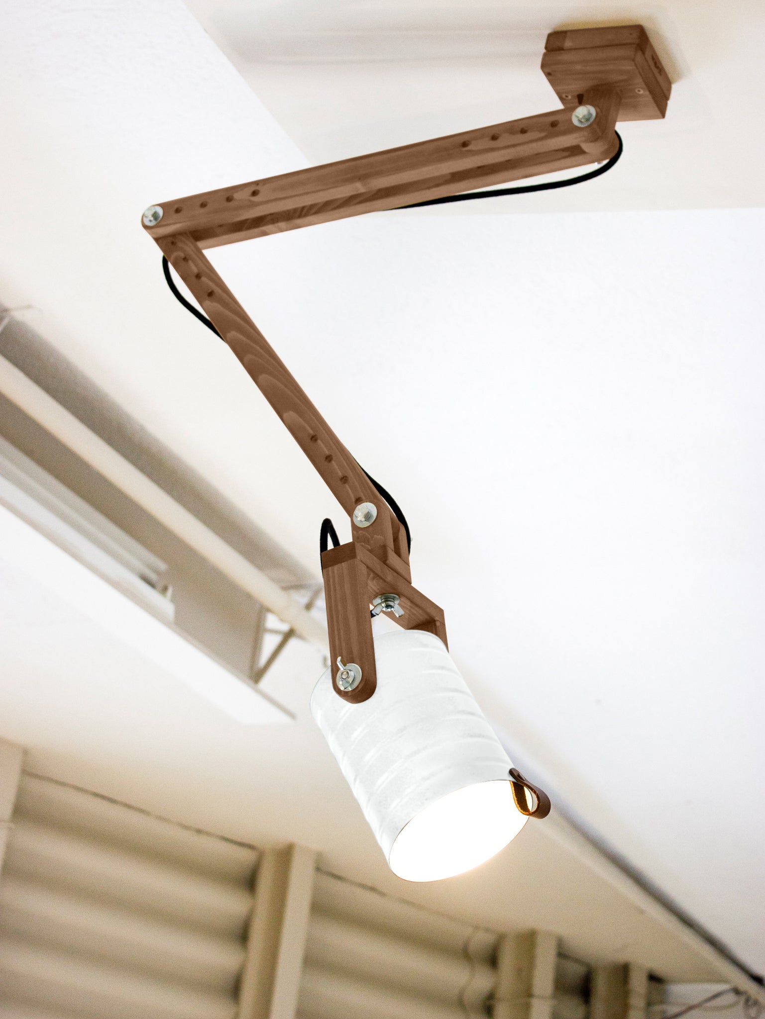 tamano=l&color=blanco-mate&acabado-de-madera=cafe&color-de-cable=negro|bc5d074d6f17daddddf093f40dbb2ca8