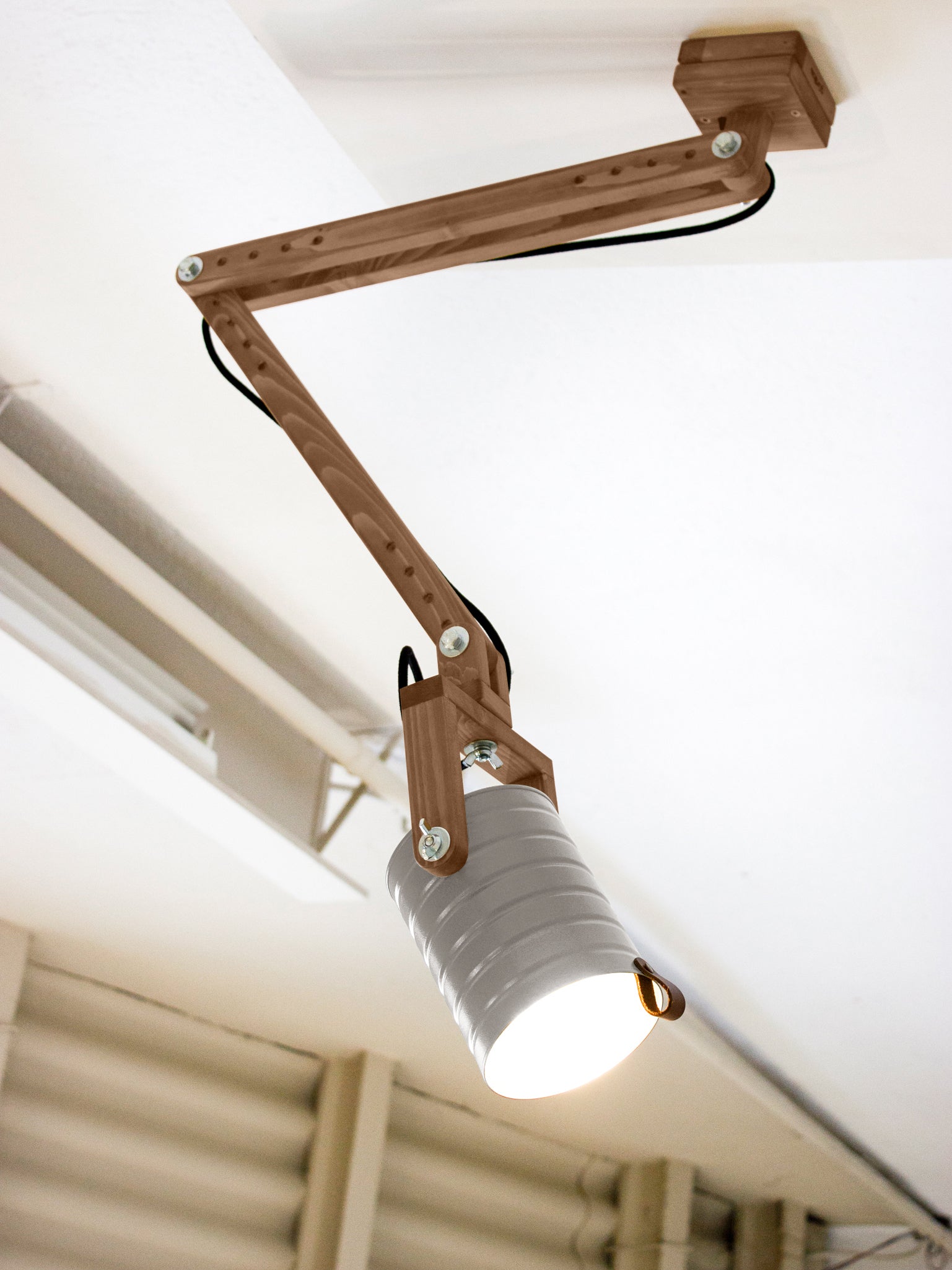 tamano=l&color=gris-koala&acabado-de-madera=cafe&color-de-cable=negro|a222c7ea12a32e5d66a4fc2e052ed2ac