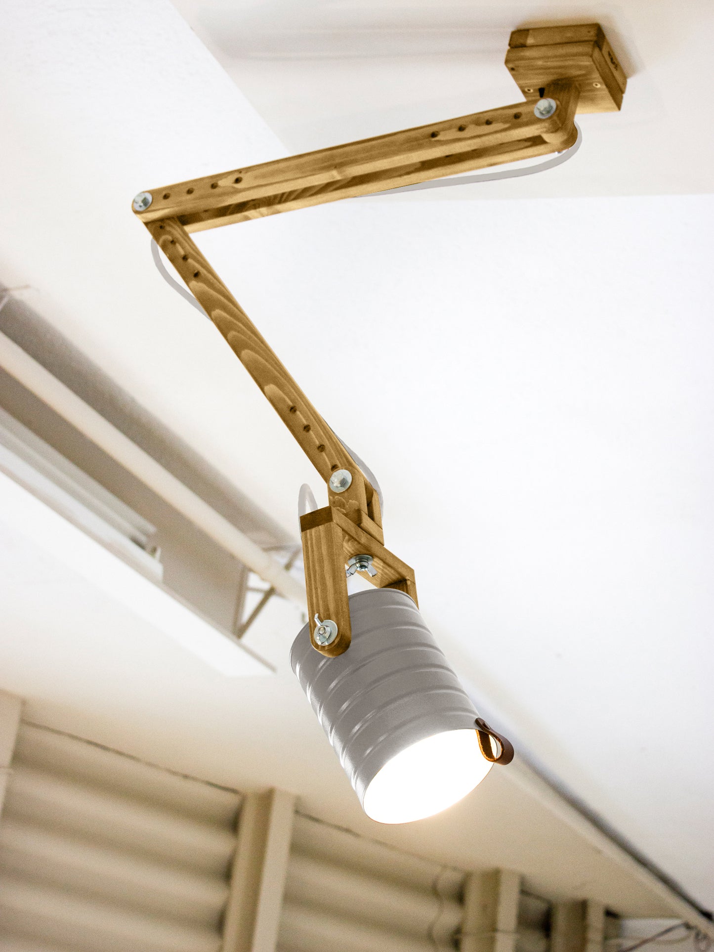 tamano=l&color=gris-koala&acabado-de-madera=caramelo&color-de-cable=beige|2811a2d14234fb0dbfe2ec1cecfa142c