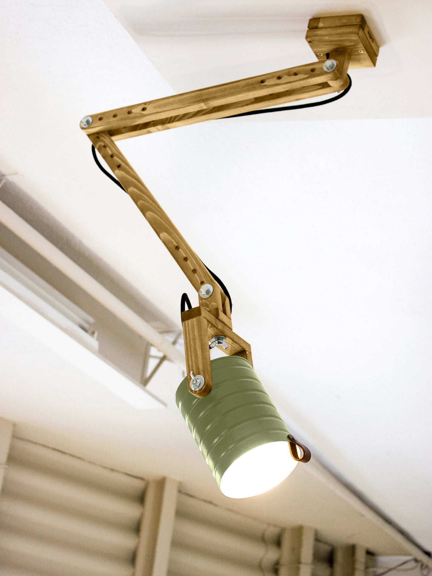 tamano=l&color=verde-bonsai&acabado-de-madera=caramelo&color-de-cable=negro|5e668ebb42428626ed9a7fdef4b5751f
