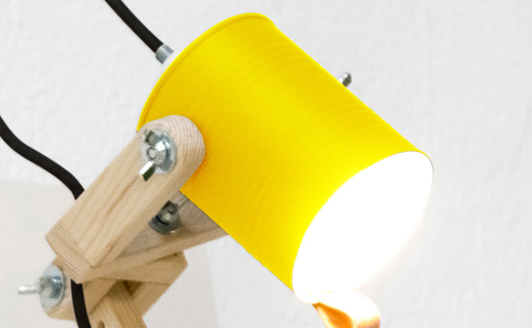 crop=color&tamano=m&color=amarillo-claro&acabado-de-madera=natural&color-de-cable=negro|82a7e7fd678332df4e02d45944e62521