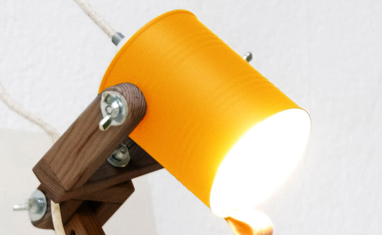 crop=color&tamano=m&color=amarillo-yema&acabado-de-madera=cafe&color-de-cable=beige|7358300a4e8bbae5f6b424cade59163c