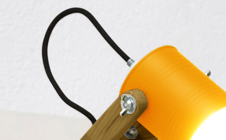 crop=color-de-cable&tamano=m&color=amarillo-yema&acabado-de-madera=caramelo&color-de-cable=negro|28c13d8e8c3c48c2c487bdb3631e8889