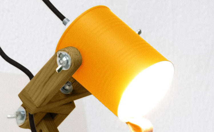 crop=color&tamano=m&color=amarillo-yema&acabado-de-madera=caramelo&color-de-cable=negro|28c13d8e8c3c48c2c487bdb3631e8889