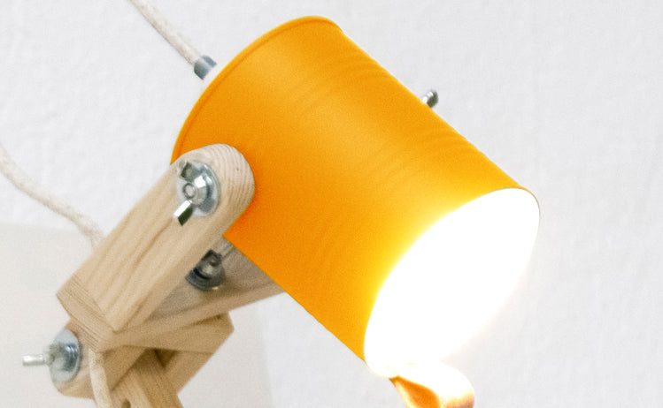crop=color&tamano=m&color=amarillo-yema&acabado-de-madera=natural&color-de-cable=beige|36387a6729a7517ab1a7ecd11352ff72