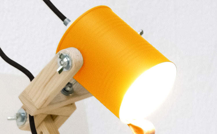 crop=color&tamano=m&color=amarillo-yema&acabado-de-madera=natural&color-de-cable=negro|8124e4e2ab7c7eaf9a418bbe79009000