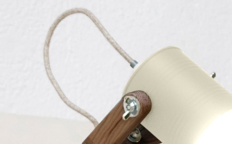 crop=color-de-cable&tamano=m&color=blanco-hueso&acabado-de-madera=cafe&color-de-cable=beige|c71a31082c6c33ba2ef23ec4c50df49c