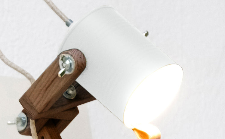 crop=color&tamano=m&color=blanco-mate&acabado-de-madera=cafe&color-de-cable=beige|d9eab92c884ba433f691d3fa3f686806