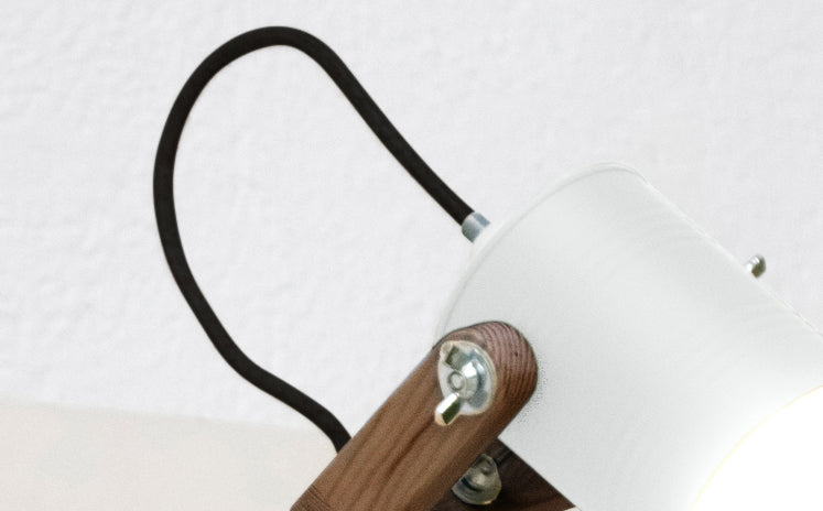 crop=color-de-cable&tamano=m&color=blanco-mate&acabado-de-madera=cafe&color-de-cable=negro|73d76d93d3e52018ae2a2bb0e6e6341c