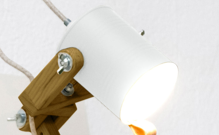 crop=color&tamano=m&color=blanco-mate&acabado-de-madera=caramelo&color-de-cable=beige|cf7ed1436af4e782be3addc8669db901