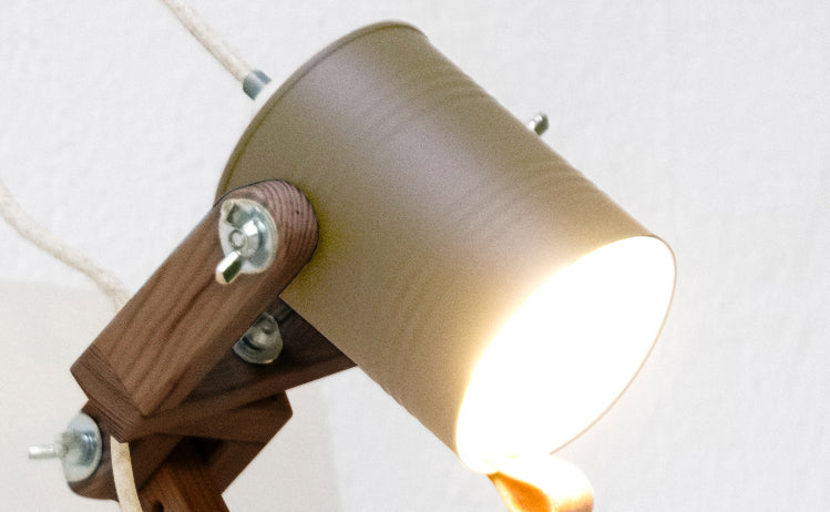 crop=color&tamano=m&color=gris-koala&acabado-de-madera=cafe&color-de-cable=beige|ccff2d6363bef1ffaa50e5715218057d