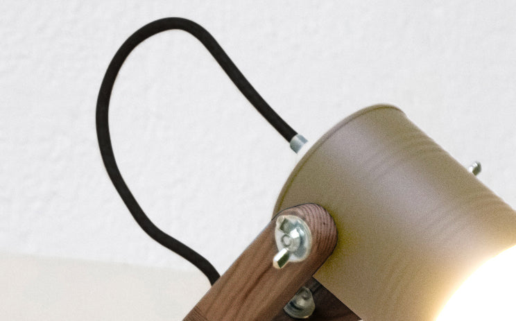 crop=color-de-cable&tamano=m&color=gris-koala&acabado-de-madera=cafe&color-de-cable=negro|ccdf3d2879b43790cd471e6d26500ce2