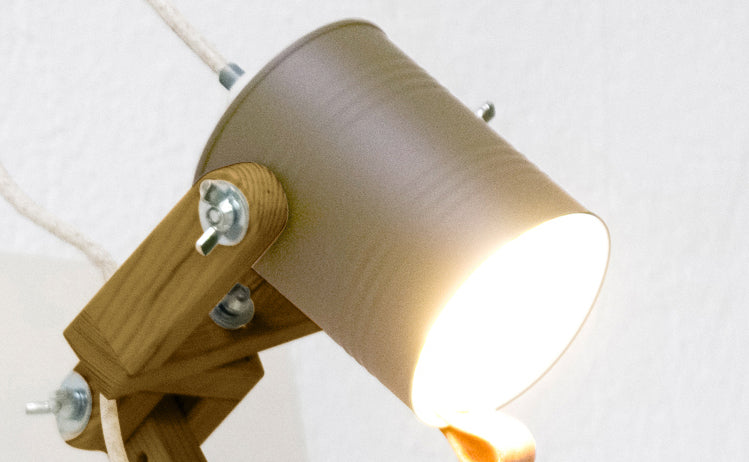 crop=color&tamano=m&color=gris-koala&acabado-de-madera=caramelo&color-de-cable=beige|1c625663c4df46abafbe8268744a9337