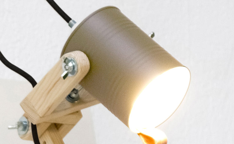 crop=color&tamano=m&color=gris-koala&acabado-de-madera=natural&color-de-cable=negro|a223b19cdddfa3ef867e384f27f68a5c