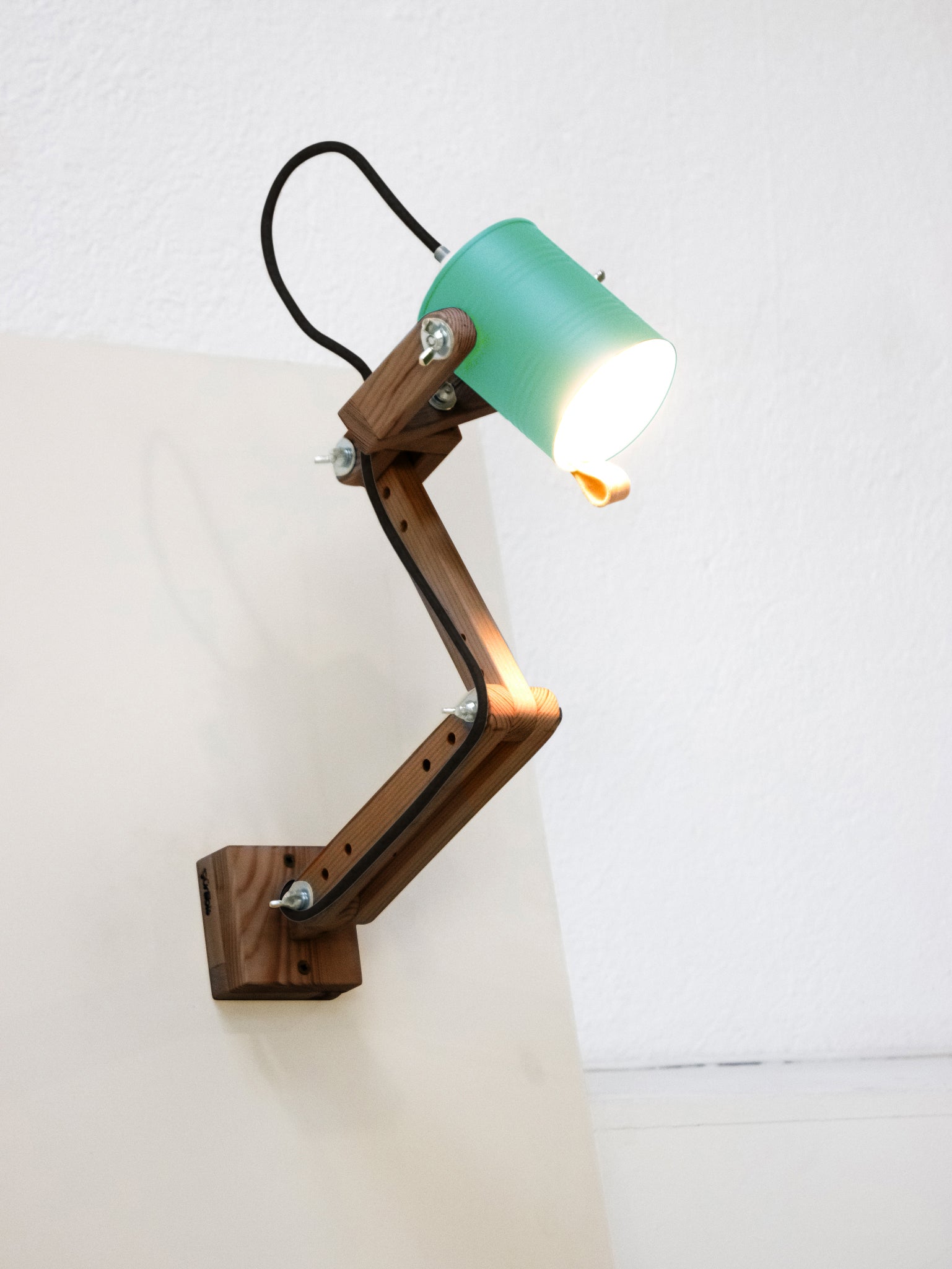 tamano=m&color=verde-bali&acabado-de-madera=cafe&color-de-cable=negro|a67ec6fe5c3535b48992acbd65852673