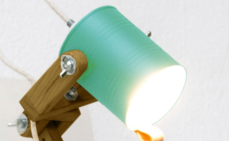 crop=color&tamano=m&color=verde-bali&acabado-de-madera=caramelo&color-de-cable=beige|d4b162d086a04fe07bd2df5e05a4056e