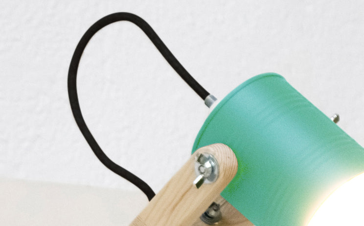 crop=color-de-cable&tamano=m&color=verde-bali&acabado-de-madera=natural&color-de-cable=negro|257d74317b6bf14cf39e7f8e3a940008