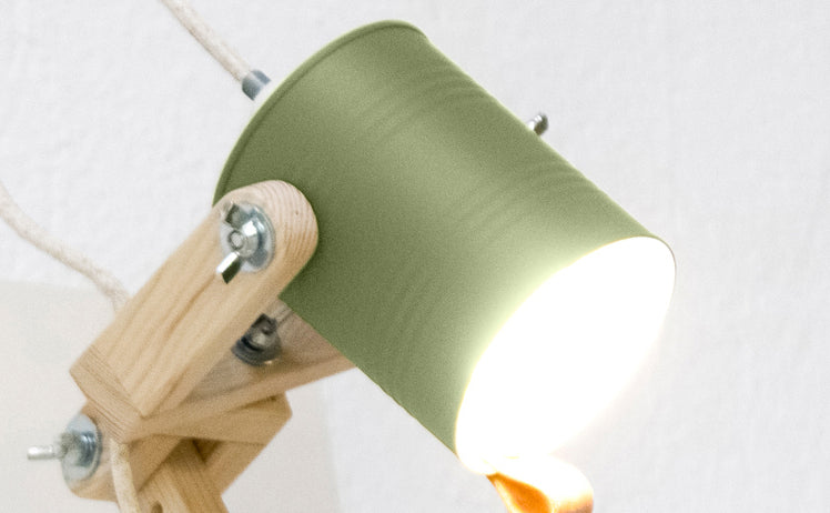 crop=color&tamano=m&color=verde-bonsai&acabado-de-madera=natural&color-de-cable=beige|f1fd40323f48f6f79a35b8cb851d3acc