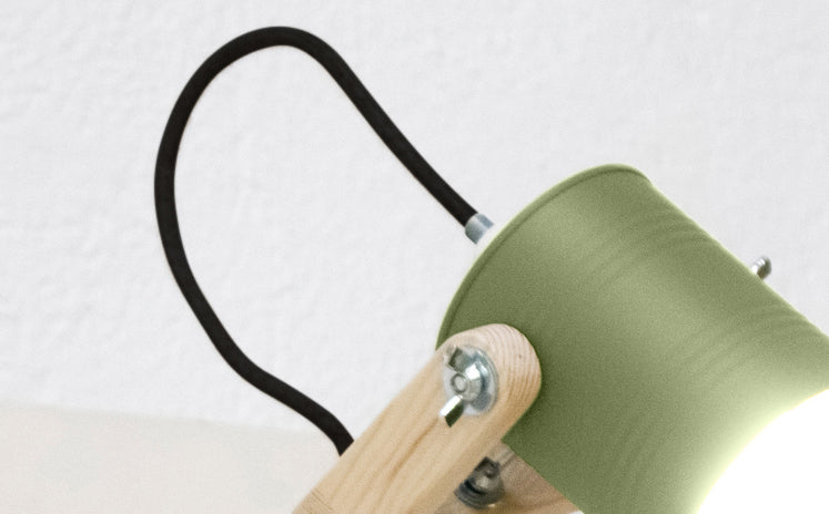 crop=color-de-cable&tamano=m&color=verde-bonsai&acabado-de-madera=natural&color-de-cable=negro|2ec43cc219ae9f174a5c1a318b09fe8e