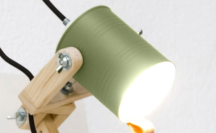 crop=color&tamano=m&color=verde-bonsai&acabado-de-madera=natural&color-de-cable=negro|2ec43cc219ae9f174a5c1a318b09fe8e
