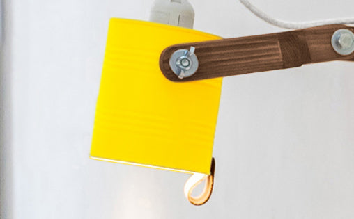 crop=color&tamano=s&color=amarillo-claro&acabado-de-madera=cafe&color-de-cable=beige|b881dc8870cec3fd4431cda240709d6b