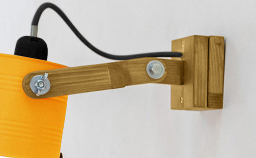 crop=acabado-de-madera&tamano=s&color=amarillo-yema&acabado-de-madera=caramelo&color-de-cable=negro|f0535348d4e847be4b9f6c6cc1623de6
