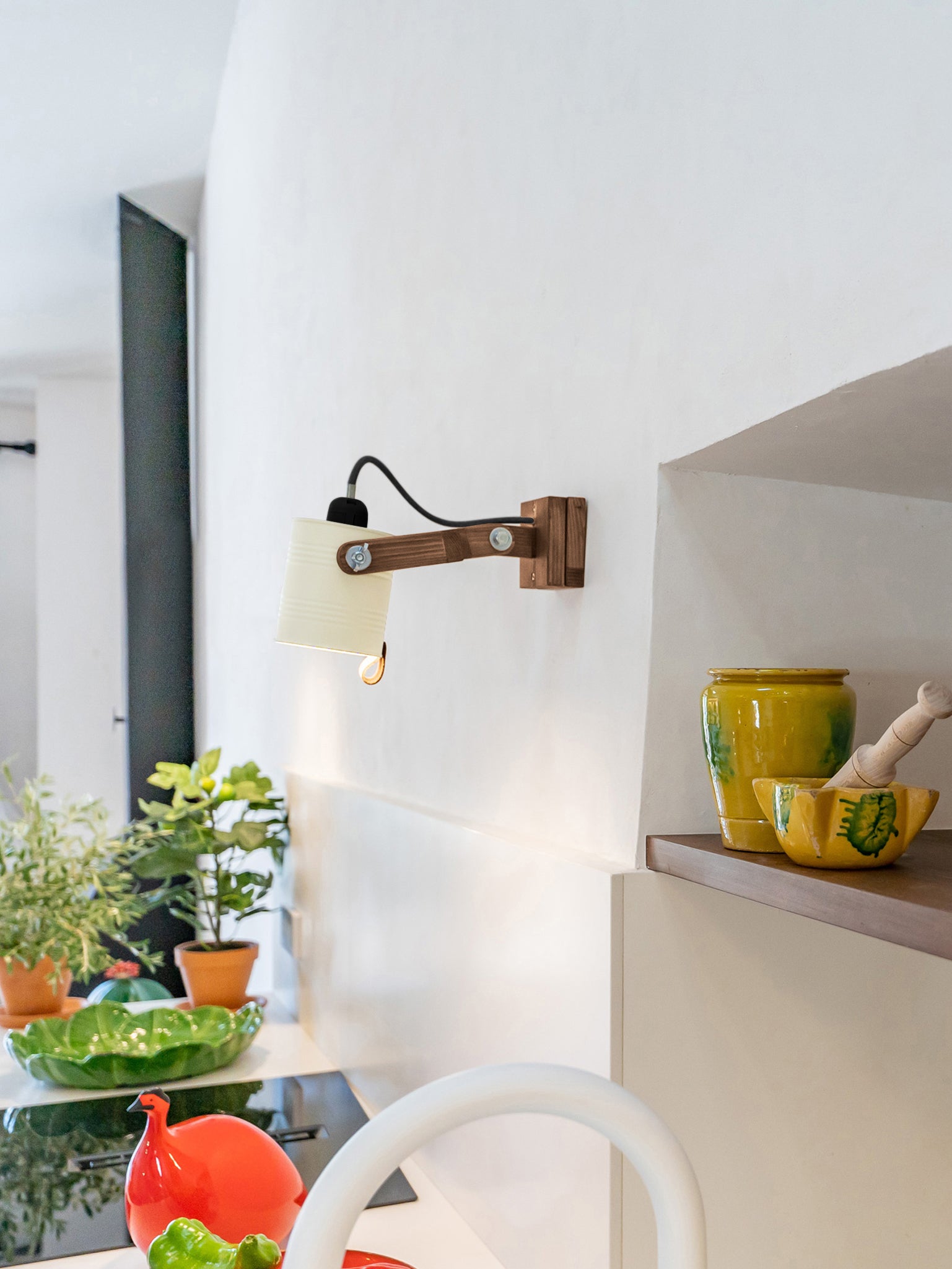 tamano=s&color=blanco-hueso&acabado-de-madera=cafe&color-de-cable=negro|10fc102e0c57943bc3a9e4233ad85d50