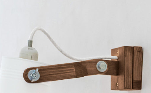 crop=color-de-cable&tamano=s&color=blanco-mate&acabado-de-madera=cafe&color-de-cable=beige|c1743bdb60e5e341249aeb2264958edf