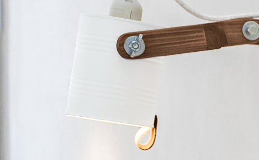 crop=color&tamano=s&color=blanco-mate&acabado-de-madera=cafe&color-de-cable=beige|c1743bdb60e5e341249aeb2264958edf