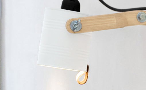 crop=color&tamano=s&color=blanco-mate&acabado-de-madera=natural&color-de-cable=negro|df0a9745259fa2b4a00baa52b8de8e52