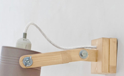 crop=color-de-cable&tamano=s&color=gris-koala&acabado-de-madera=natural&color-de-cable=beige|e9b3f01d8bb885b17ef96c399cab9d34