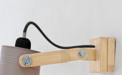 crop=color-de-cable&tamano=s&color=gris-koala&acabado-de-madera=natural&color-de-cable=negro|acdf50ff4a4bc0937032b01febbf5a48