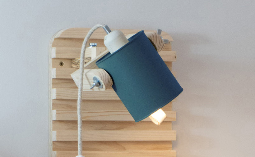 crop=color&color=azul-oscuro&acabado-de-madera=natural&color-de-cable=beige|6305bc75c06f8e34dc62c30b04e9d0df