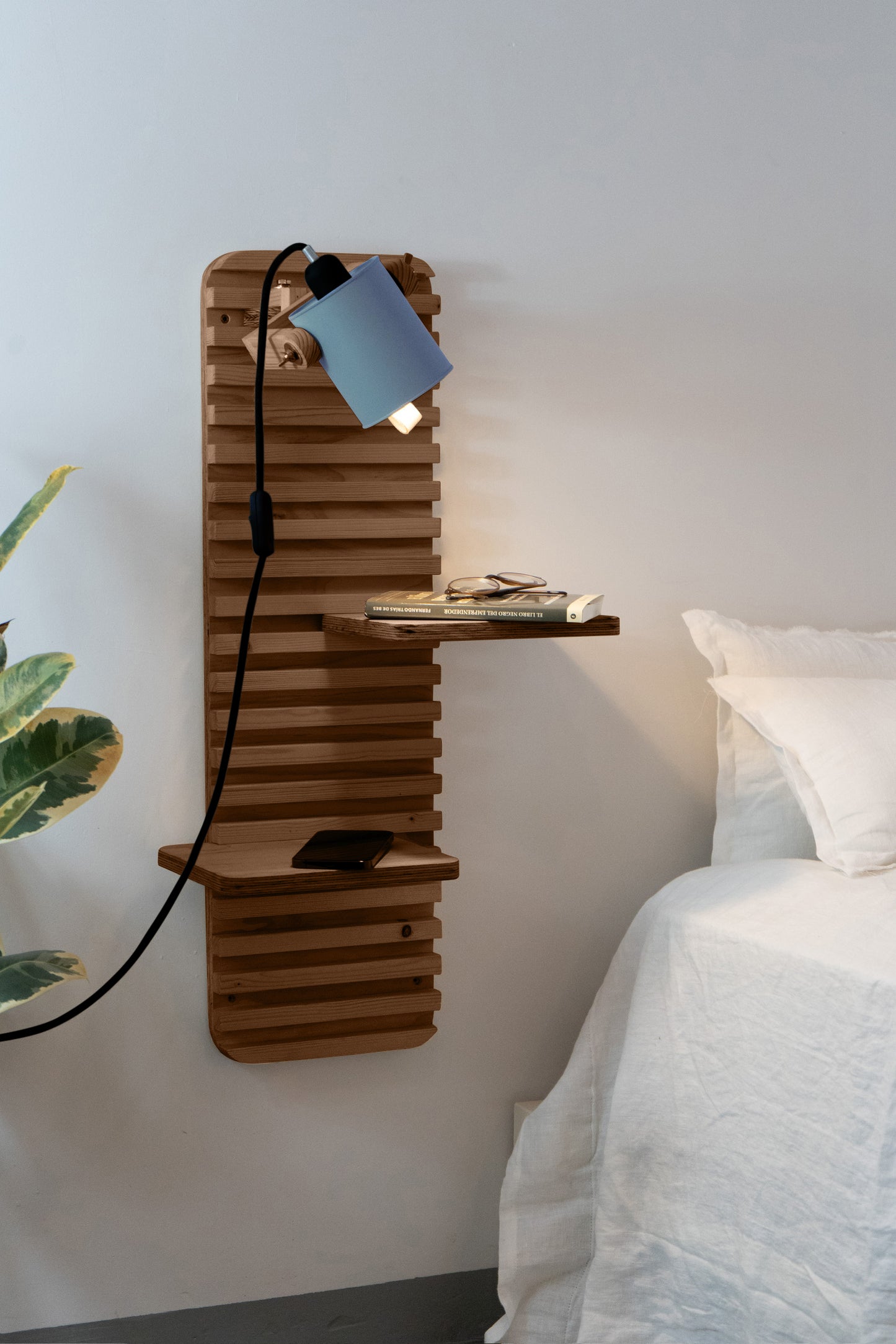 color=gris-azulado&acabado-de-madera=cafe&color-de-cable=negro|f8c6691b3c65c268d0fc0390d9dcd7d6