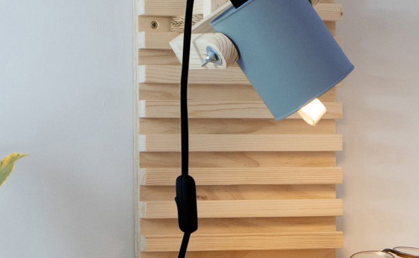crop=color-de-cable&color=gris-azulado&acabado-de-madera=natural&color-de-cable=negro|8b2af00a7f807c85e42524a2032b38aa