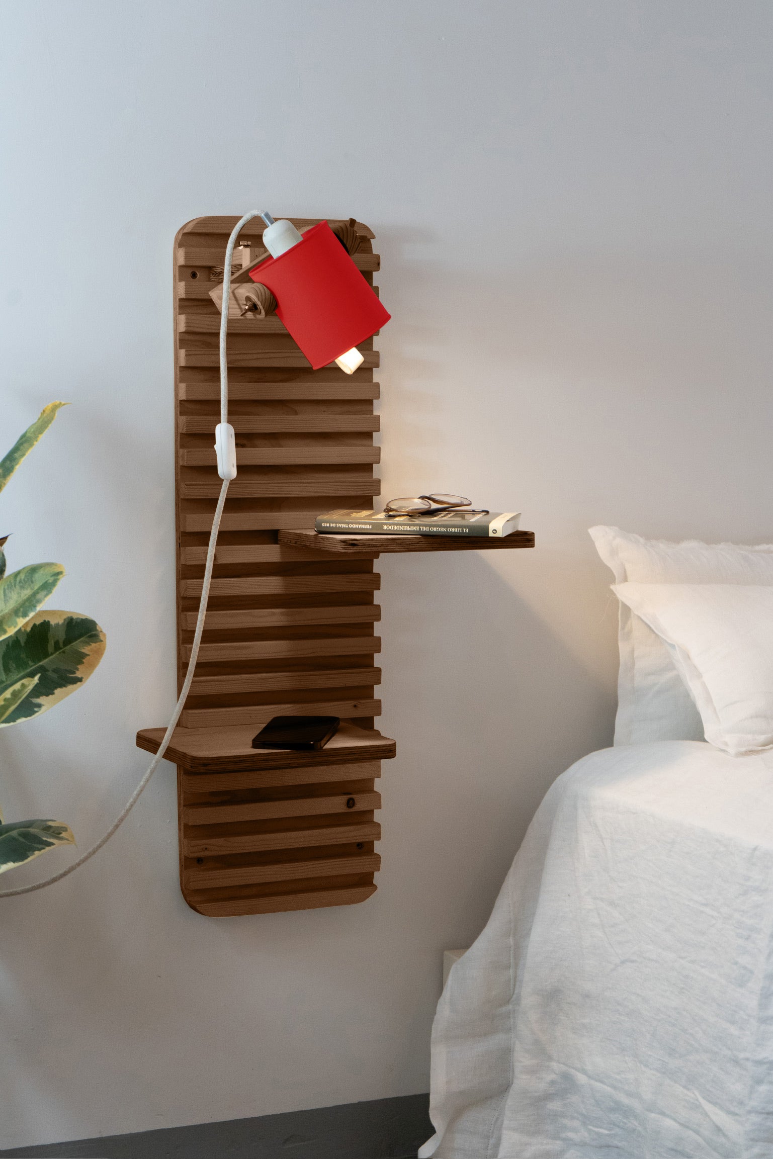 color=rojo-claro&acabado-de-madera=cafe&color-de-cable=beige|1d977e6aab08a200951402fded08cede