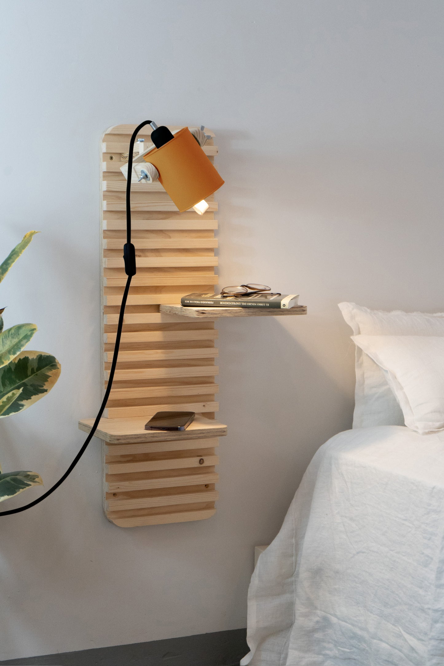 color=terracota&acabado-de-madera=natural&color-de-cable=negro|4b86cbb47fda5207f71c53b88ede38bc
