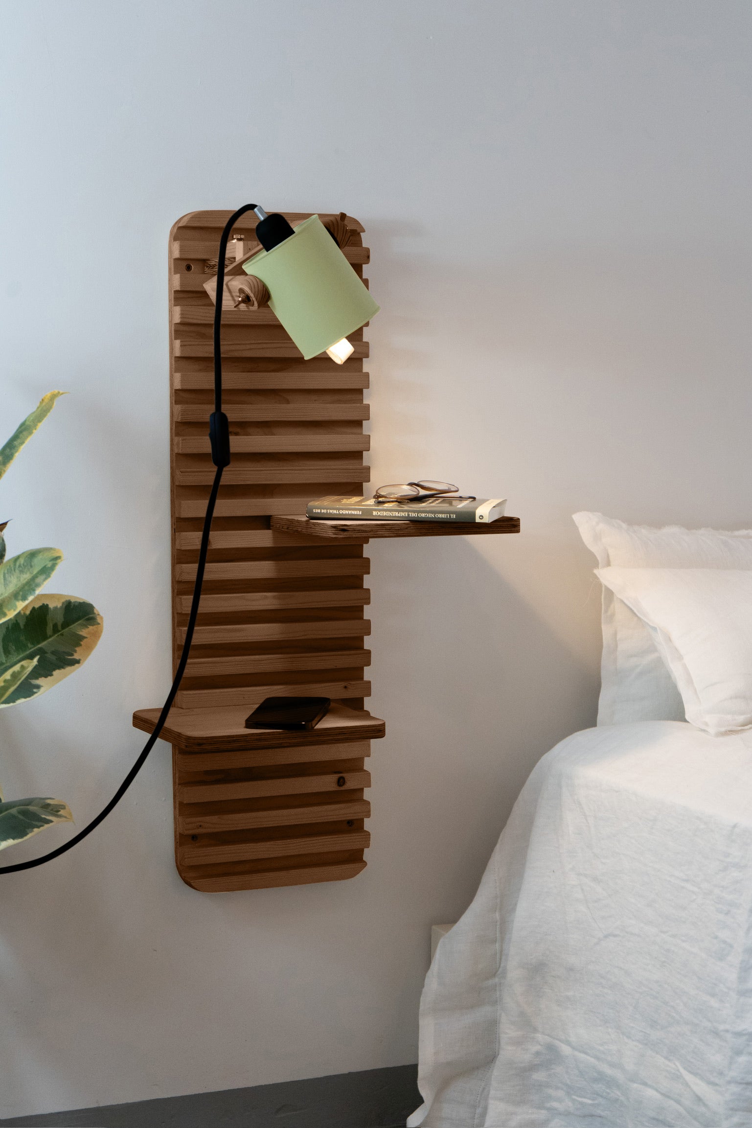 color=verde-bonsai&acabado-de-madera=cafe&color-de-cable=negro|1ad252f80bfef6f4b269b19a81fc709a
